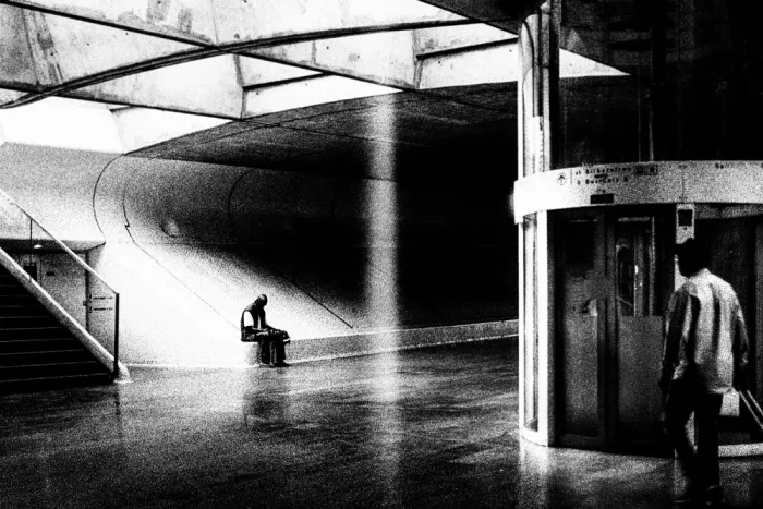 Correia, Rui: Waiting For The End