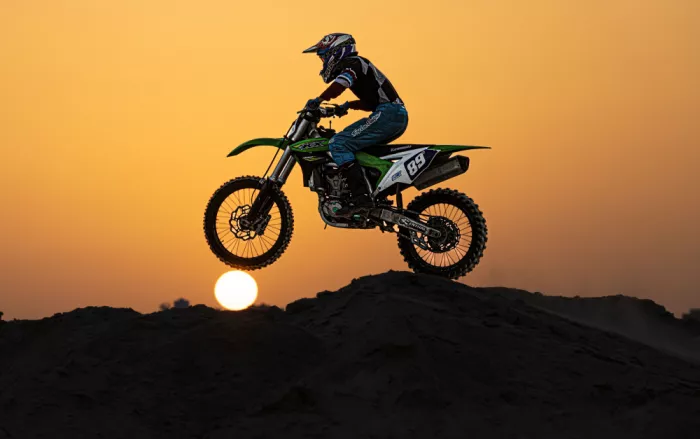 Qarooni, Hamza: Bicicletta e tramonto