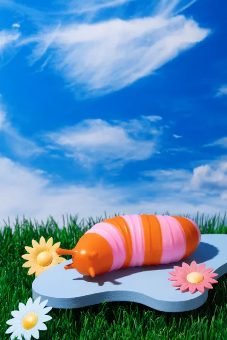 Ramiro, Julia: Sunbathing with flowers