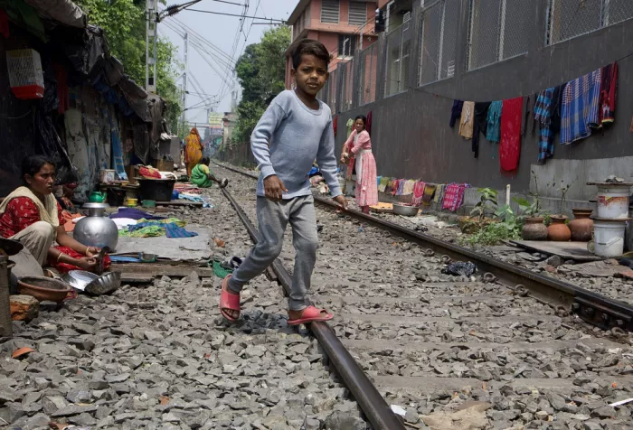 Aadli, Myriam: Life on the edge of the tracks