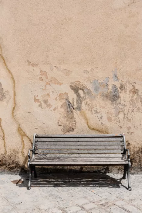 Photolovers: Bench at vintage wall