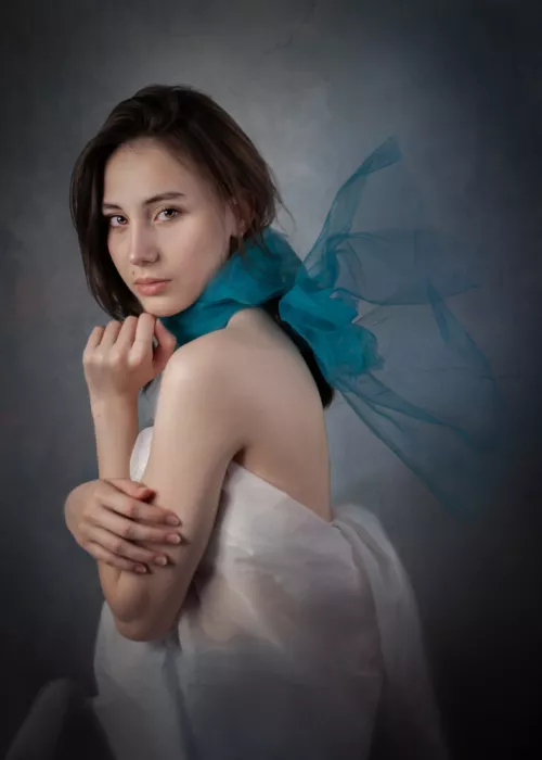 Codreanu, Teodora: Turquoise scarf