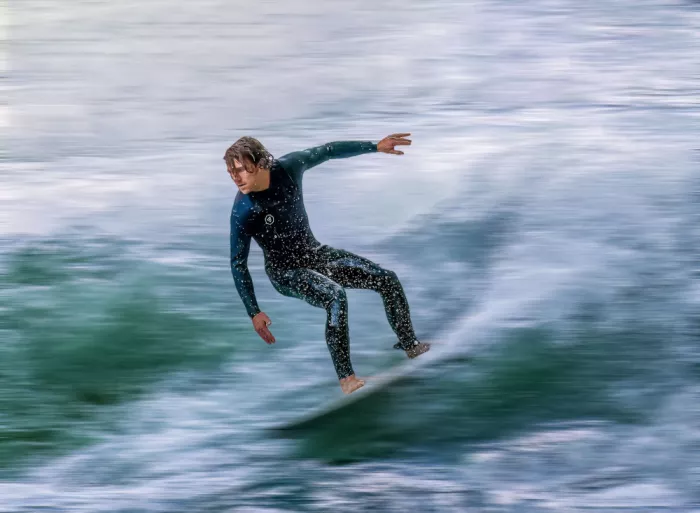 Li, Hal: Surfing