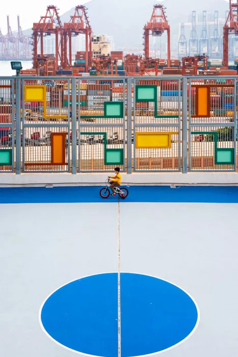 Chung, Ho Tong: A Children Playground