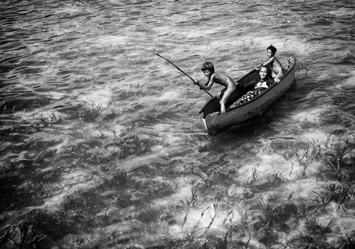 Kong, Yuk John: Hard working kids - lifestyle of the sea-gipsy in Malaysia