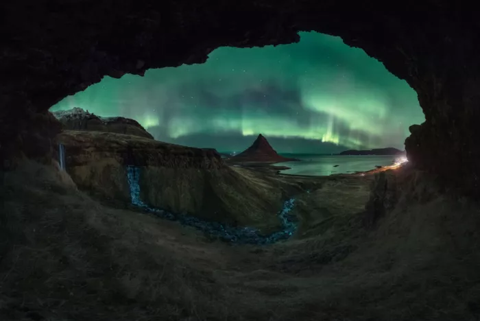 Gonzalez, Carlos: island cave