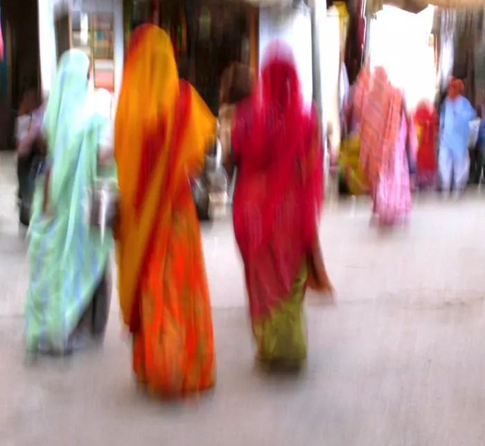 Cseresnjes, Anna: Nella strada di Deoghar, India