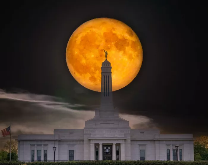 Su, Yuan: Super blue moon
