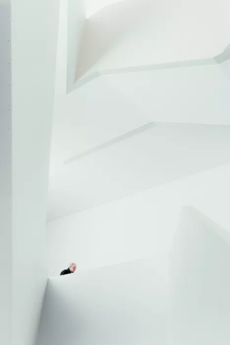 Bauer, Andy: Man in White