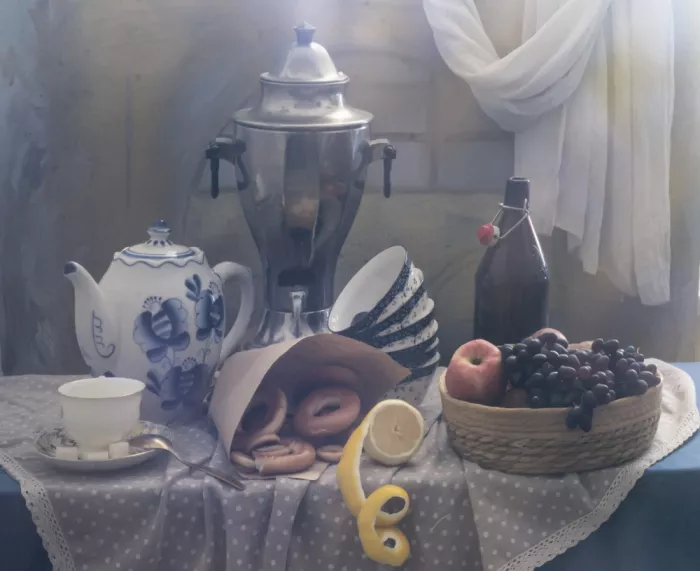 UstinaGreen: The Fruits and the Tea-Dishes