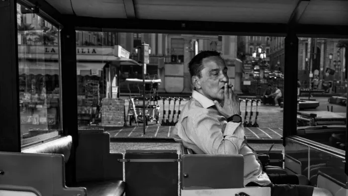 Leonardi, Rosario: Fumando