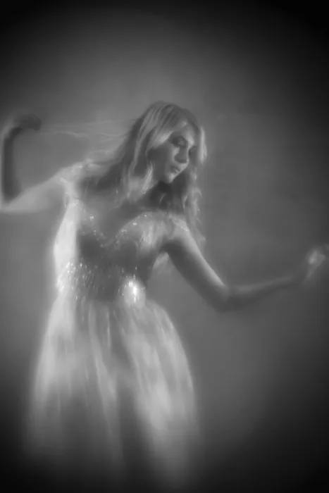 Brackstone, Mel: Dancer