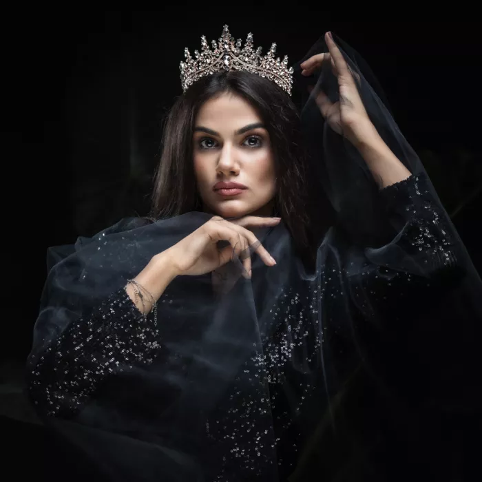 Girmencea, Robert: Queen of darkness