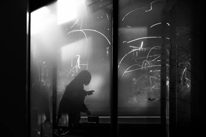 Hata, Satoshi: smoking room