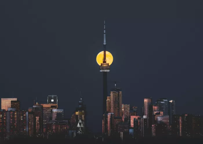 APA, Deng Larry: Una super luna del cacciatore