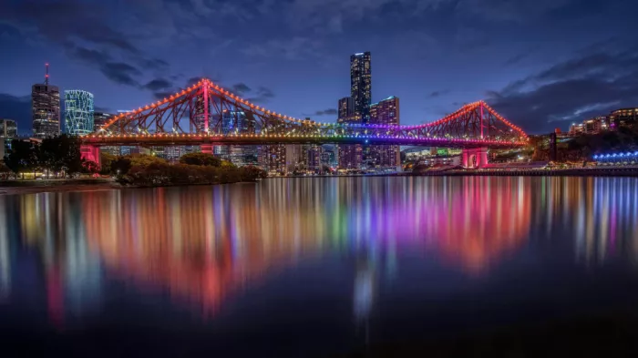 Papamanolis, Emanuel: Bridge of many colours