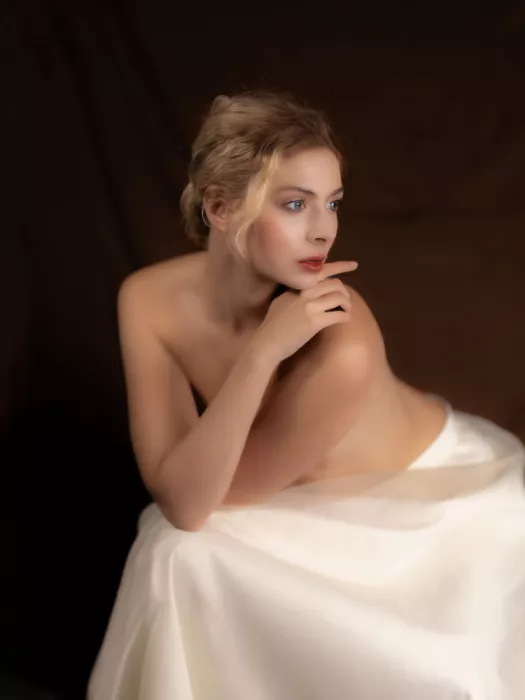 Calin, Silvia Rucsandra: Lost glances