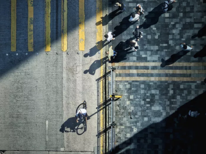 Chung, Ho Tong: Light and Shadow on the Street
