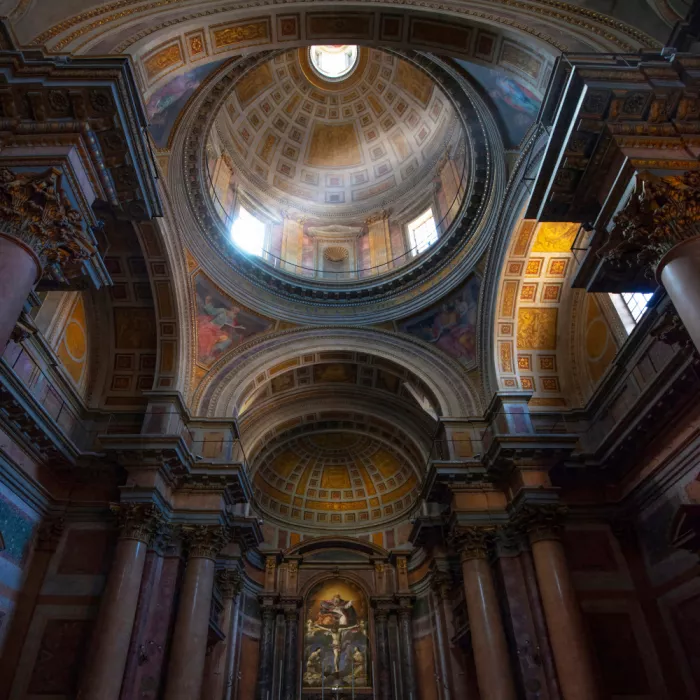 Papamanolis, Emanuel: Beneath the dome