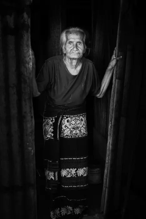 天馬, Feng Chao: Une femme de village en Indonésie