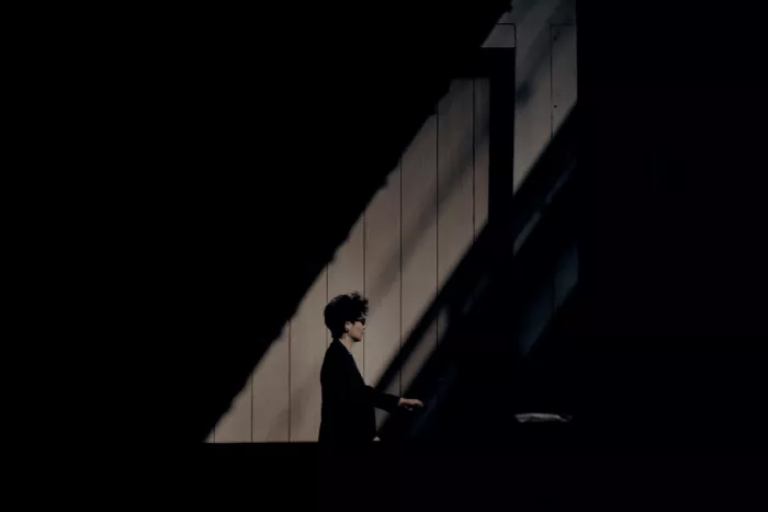 Maru_R: man who walks