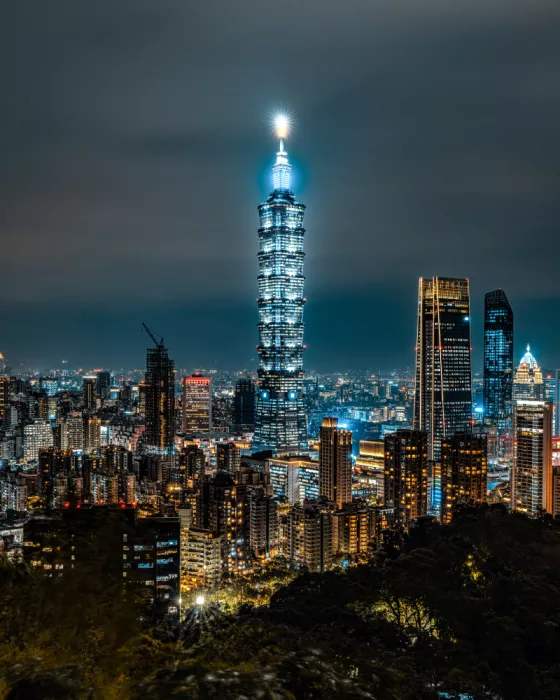 Snowman, Christopher: Taipei 101: Un faro nella notte