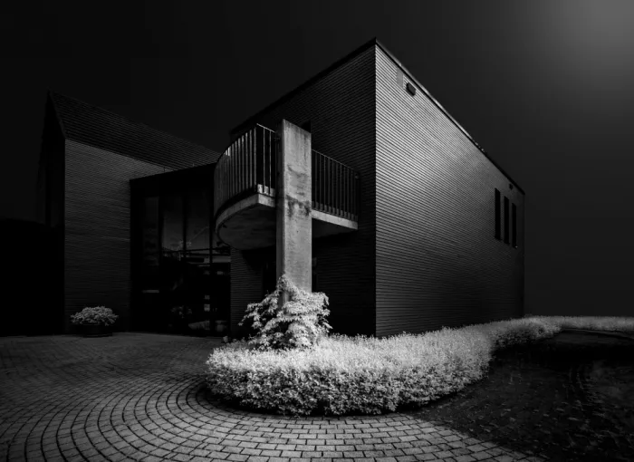 Günther, Hans: Facade in infrared