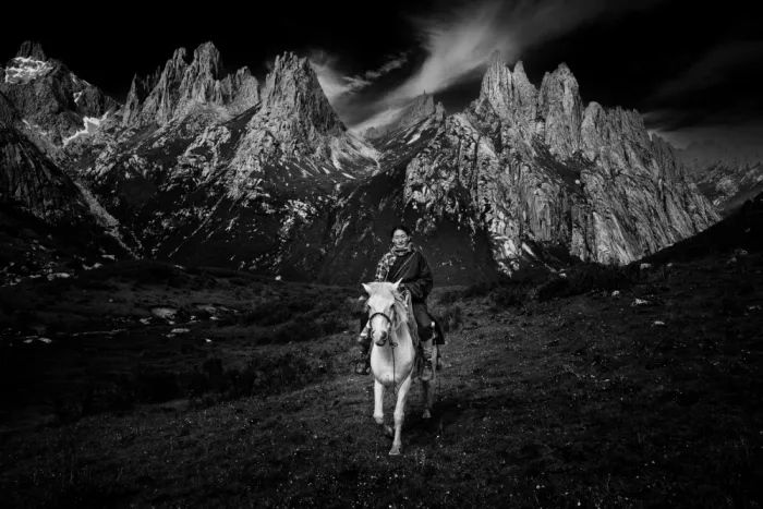天馬, Feng Chao: Hors des montagnes