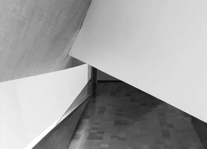Riza, Aliza: Angular walls