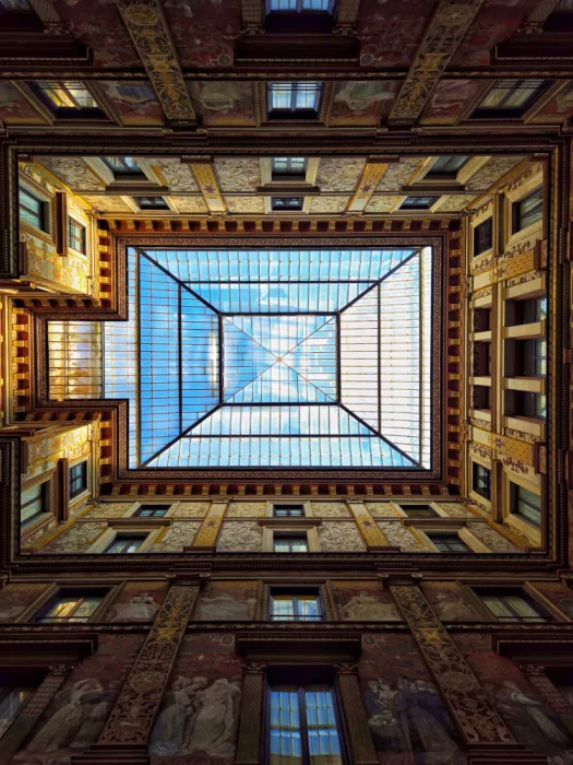 Markovic, Branko: Courtyard