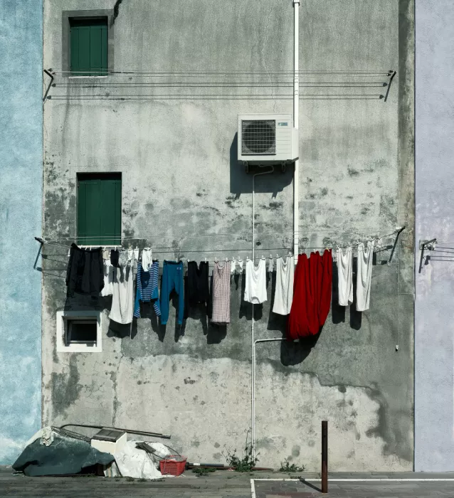 Pessotto, Tommaso: Clothes hang to dry