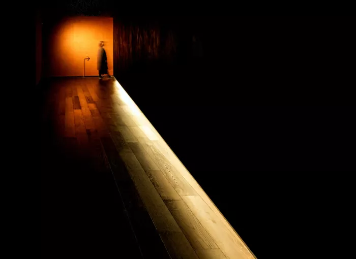 hee, dong HAN: in a corner