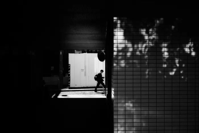 Maru_R: light and shadow