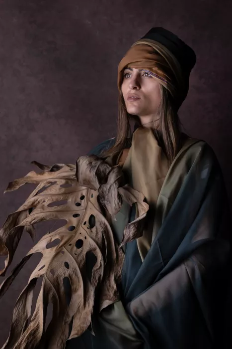 Raga, Gil Joan: Monstera