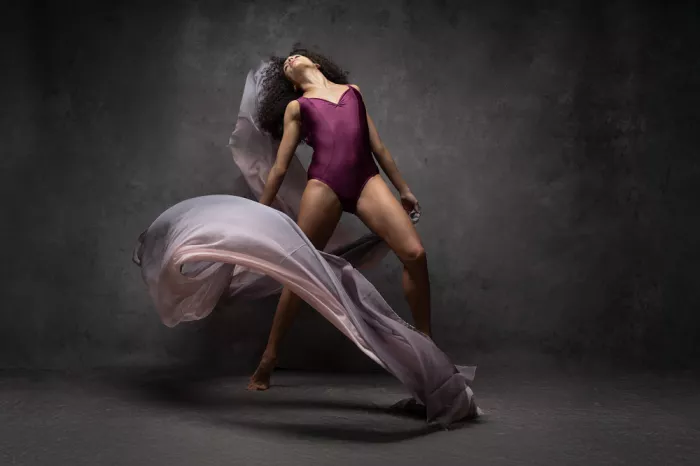 Raga, Gil Joan: Danza in tulle