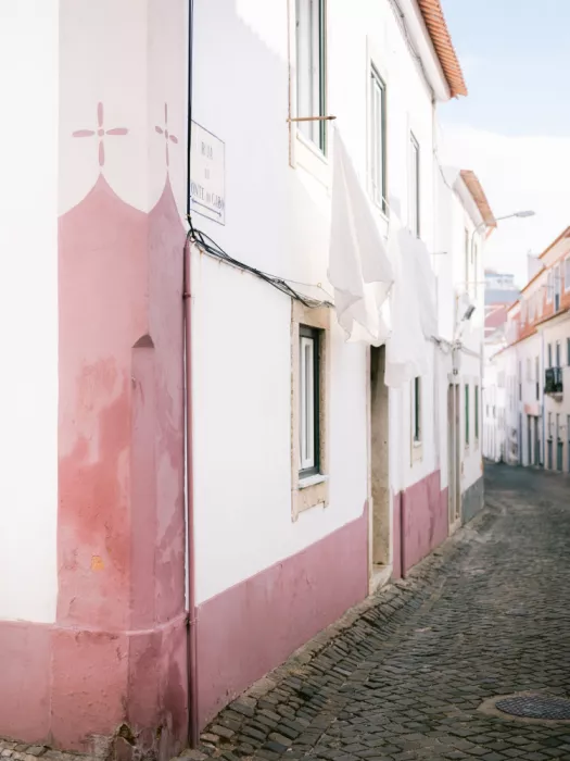 Zwart, Raisa: Le Strade Silenziose di Ericeira