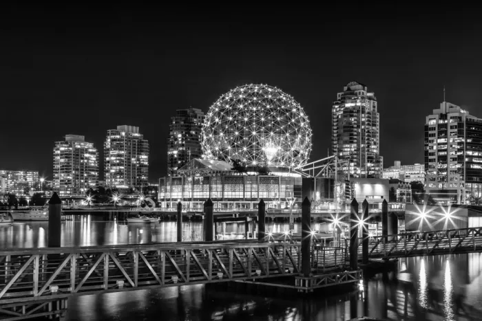 Viola, Melanie: Impresionante paisaje nocturno de Vancouver | Monocromático