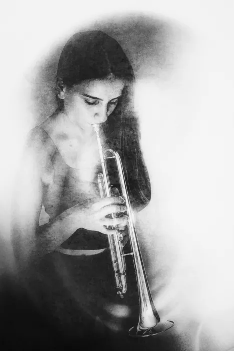 Ignatova, Desislava: girl with a trumpet