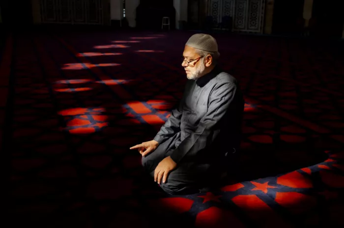 Ras, Abu Ali: Elderly Man Praying