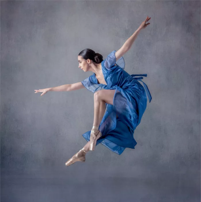 Derwood: Blue Dress Jete