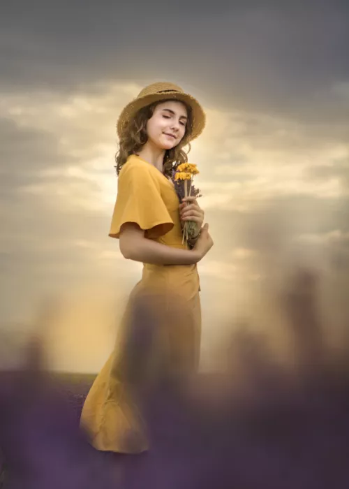Codreanu, Teodora: Yellow Dress