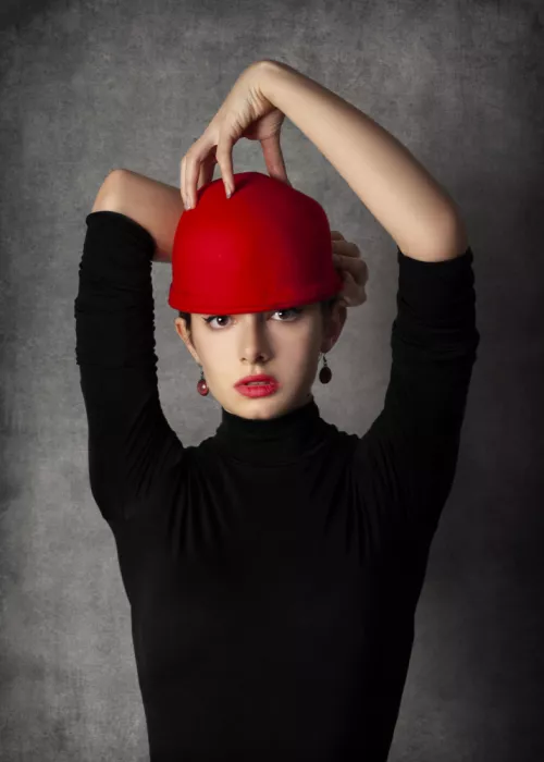 Codreanu, Teodora: Red Hat 2