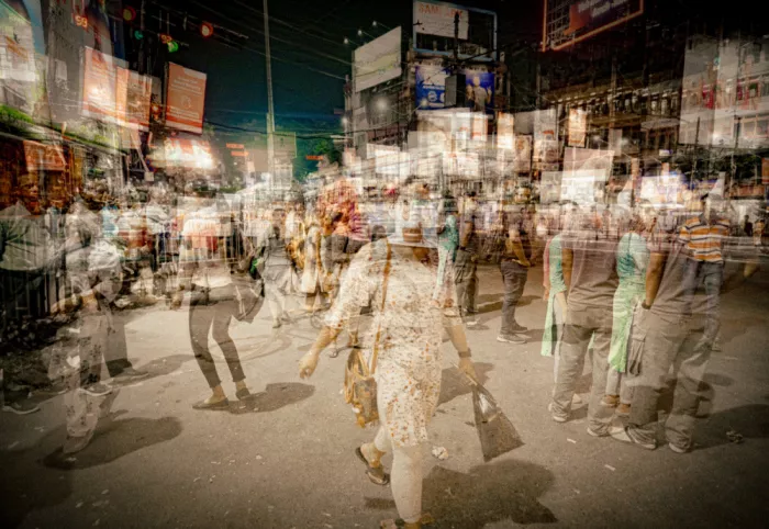 Das, Subhajit: Busy night street Kolkata