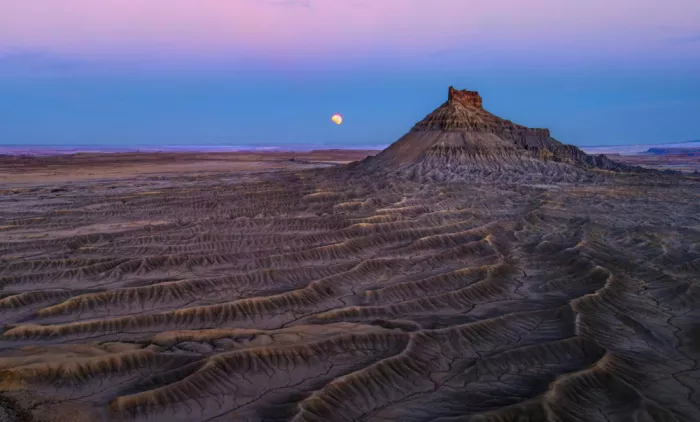 Jin, Jie: Moonlit desolation