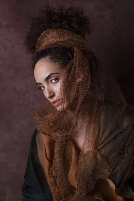 Raga, Gil Joan: Brenda in brown