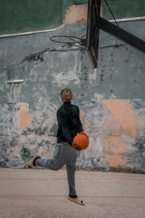 Bauer, Andy: Hraní basketbalu