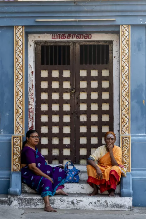 GV, BALASUBRAMANIAN: Devotees in a Temple