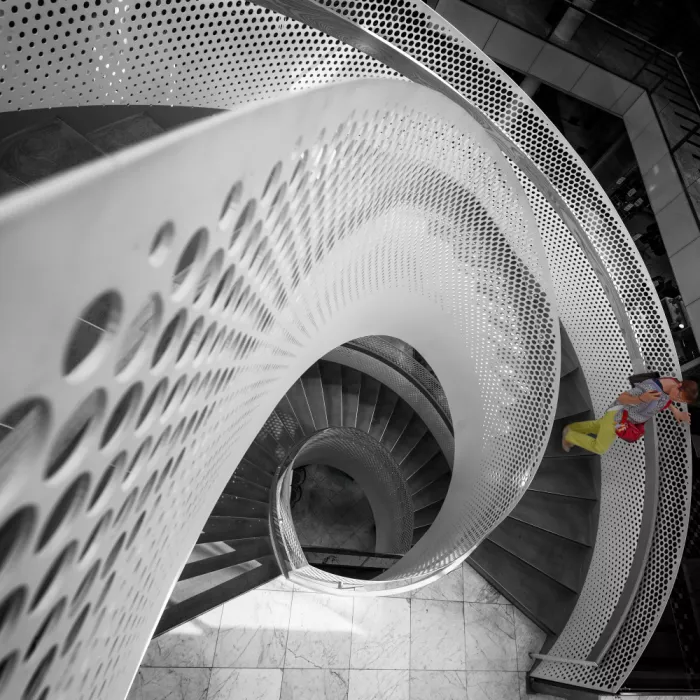 Villalba, Angel: Woman descending the spiral staircase