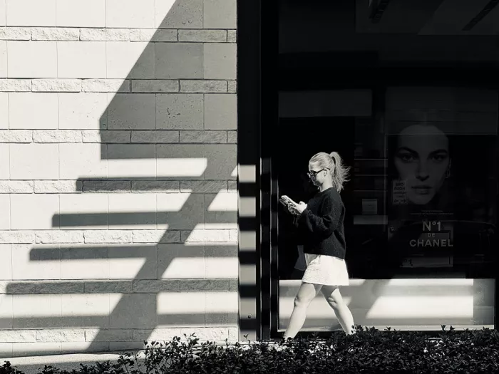 Lu, Linda: Walking and talking