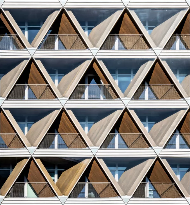 Claes, Gilbert: Dreieckige Wand